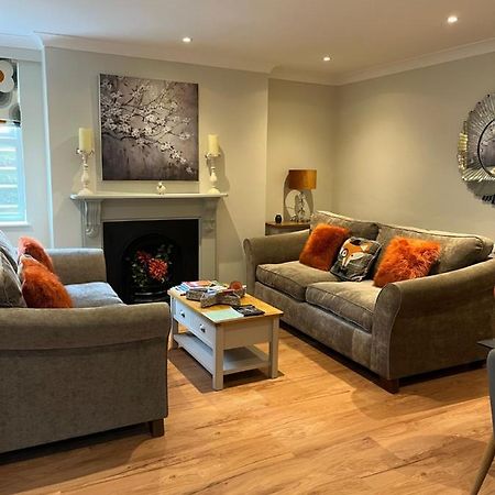 Luxury Refurbished 2 Bedroom Regency Apartment Cheltenham Luaran gambar