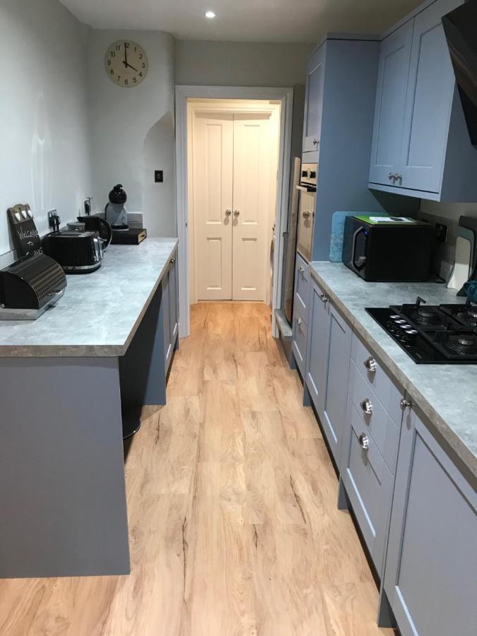 Luxury Refurbished 2 Bedroom Regency Apartment Cheltenham Luaran gambar