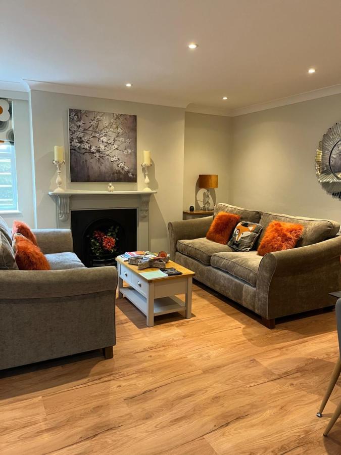 Luxury Refurbished 2 Bedroom Regency Apartment Cheltenham Luaran gambar